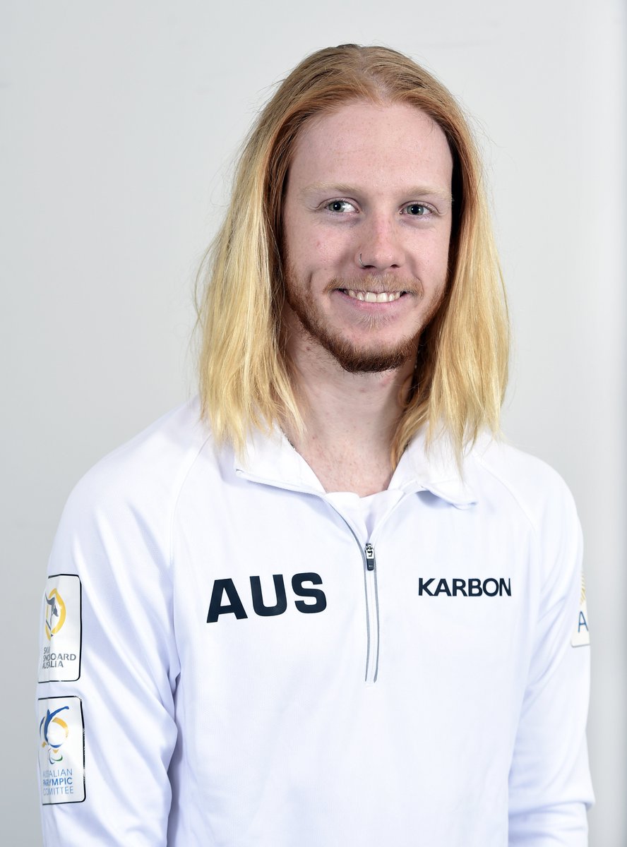 SnowAust's tweet photo. IN FOCUS 🔍 | Patrick Jensen is a massage therapist student keen to impress.

READ more about the alpine skier here 👉 https://t.co/ljaRRdsNM1

Jensen gives you the low down on vision impaired skiing 📹👇  https://t.co/kGUjXYkmoD

#PathToPyeongChang #WeBelieve https://t.co/JIQ9H4rNS0