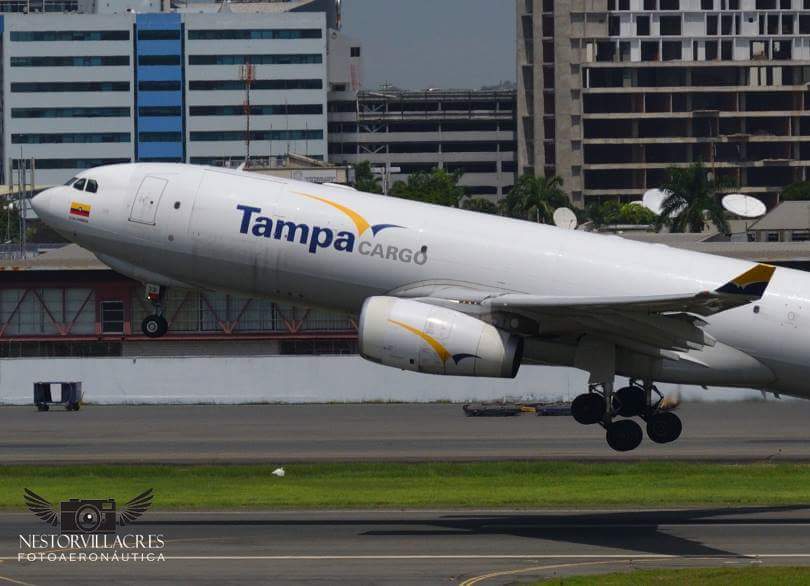 AviNestor's tweet photo. Aviación de carga #N331QT hermosa maquina voladora despegando de #Guayaquil #Ecuador #SEGU @AviacionEcuador @AviacionGYE https://t.co/y77nnuUROZ