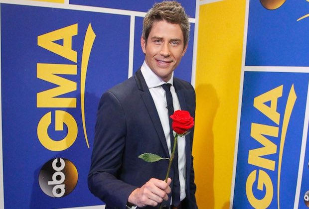 realitynrose's tweet photo. #TheBachelor #TheBachelorFinale 

"Juan Pablo is the worst Bachelor ever" 

Arie: hold my rose https://t.co/mQcIgF4vkB
