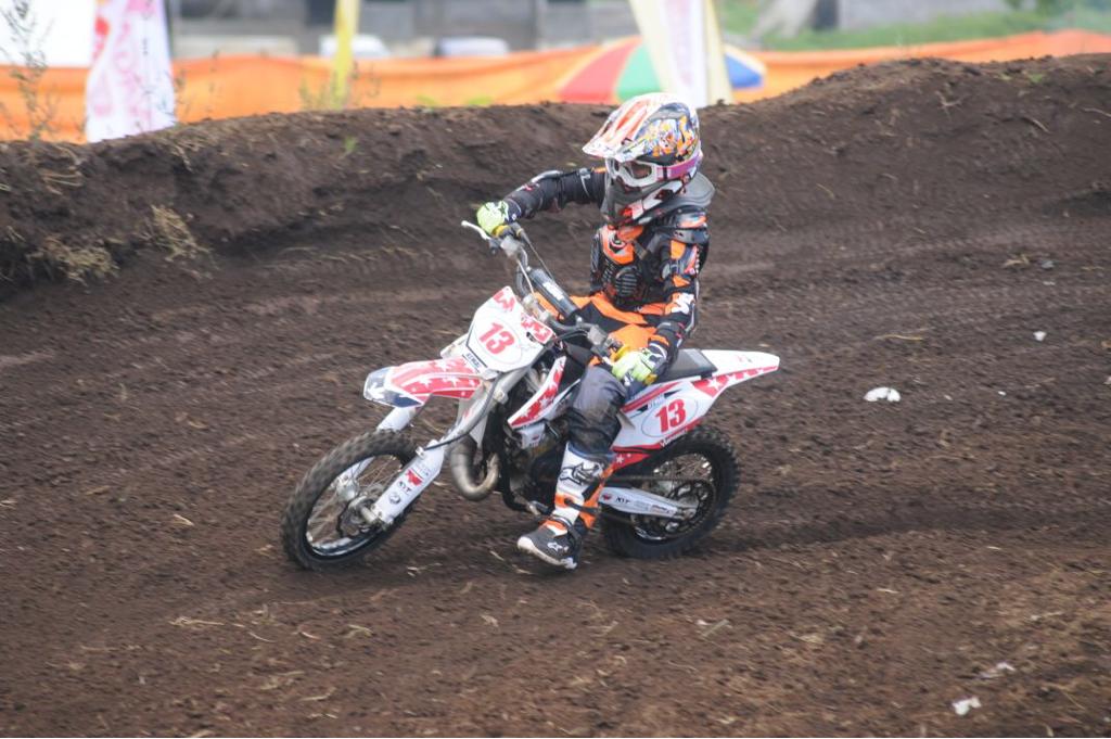 vmx_id's tweet photo. Kemal Andrea meraih posisi ke 2 di kelas SE 65cc open pada Kejurnas Grasstrack Seri 1 2018, Semarang ๐ฅ๐
#VMXsupport #grasstrack #grasstrack_id #gtx #raceday #kejurnasgtx #alpinestarsprotects #motocross #vmx #VMXid #kejurnasgrasstrack2018 #SelasaLuarBiasa #PagiPagi https://t.co/HMYOiw6aLg