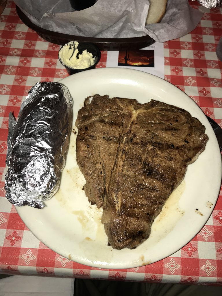 NSUWOLVES_BS's tweet image. Tonight’s Academic Recognition Dinner. STUDENT-athletes. 20 oz T-Bones and good company! 
#WiseWolves #BelieveBig