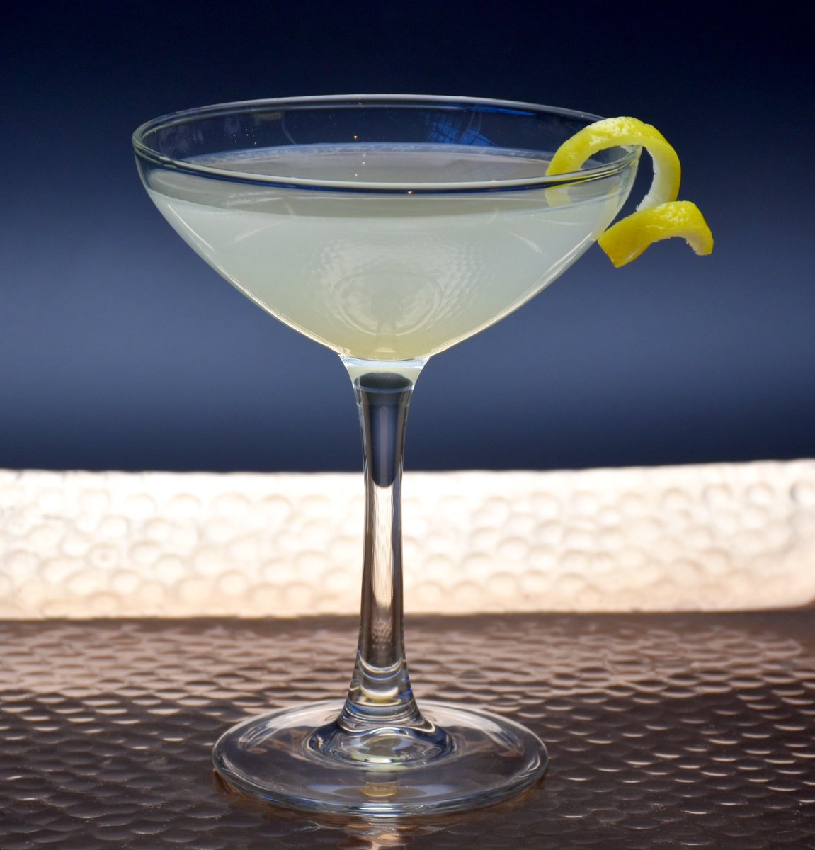 barrowsintense's tweet photo. We're closing out #NationalAbsintheDay with our latest #CocktailOfTheWeek, a twist on the Necromancer by Mayur Subbarao.
.75 oz Doc Herson's White #Absinthe
.75 oz Barrow's #INTENSEginger
.75 oz @Lillet1872
.75 oz lemon juice
1 dash #gin
Shake & strain. Lemon twist garnish. https://t.co/PrOr7aUVKC
