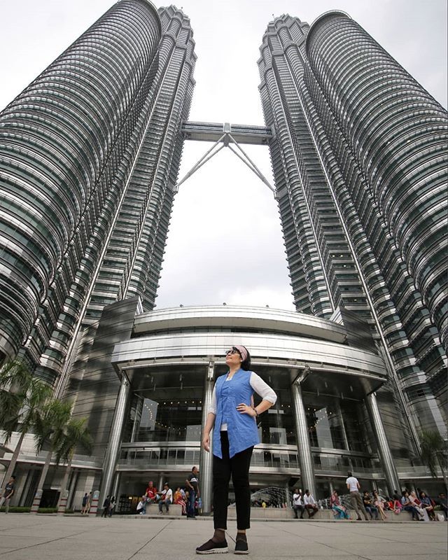 eviindrawanto's tweet photo. Foto wajib kalau orang Indonesia berkunjung ke Kuala Lumpur 🤣
.
.
.
#AboutKL
#gayatravel
#TravelBlogger
#TravelPhotography https://t.co/vZFpi0KKpr https://t.co/HTXAGx5rvv