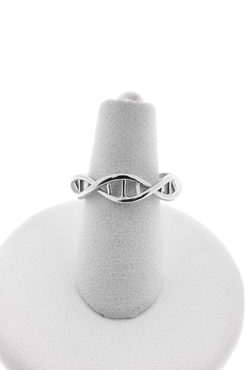 ArtGemsJewelers's tweet photo. Thanks for the kind words! We like how the ring came out, too! ★★★★★ "Amazing. Fit perfectly and was impeccably made." Sami S. https://t.co/uie0HFqyET #etsy #jewelry #ring #dna #dnaring #gold #whitegold #arizmendijewelers https://t.co/u2SbT7P2ip