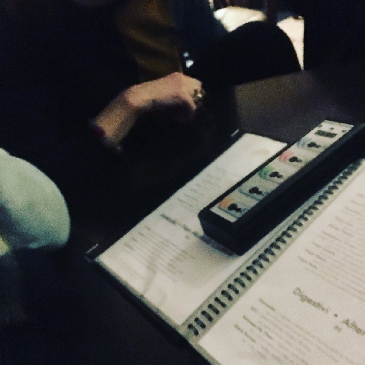 eugenia_serena's tweet photo. #barMagenta #milano  ma Siii, si gioca a #drwhy https://t.co/gZFpM7ADtJ