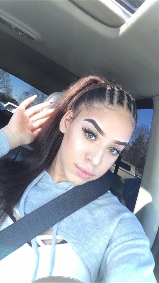 Chamael79's tweet photo. He call me Lil brat brat ❄️ https://t.co/DF1MwuKDh6