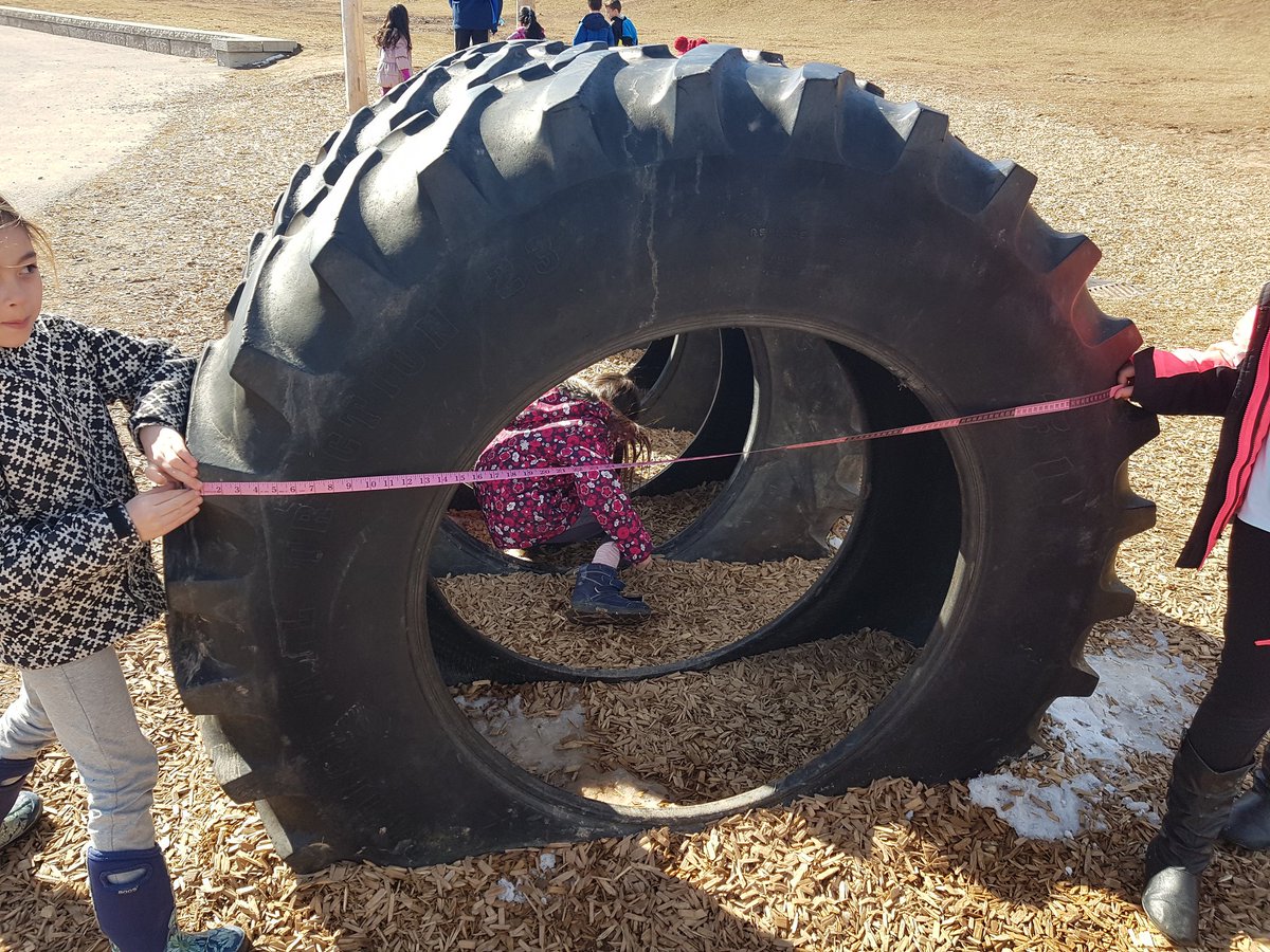 MrsShewchuk's tweet photo. Since it was so nice out today, we decided to go on a metre scavenger hunt outside. We needed to find things around our schoolyard that we estimated were a metre and measured it to see how close we were.   #outdoorlearning #handsonlearning https://t.co/l6iNBTvJnz