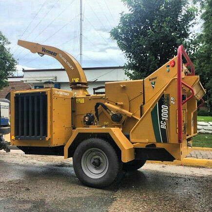 mariano_campero's tweet photo. Recién llegó la #Nueva #Máquina #Chipeadora que la Municipalidad de Yerba Buena compró mediante licitación pública N°55/17.
Ésta nos permitirá optimizar la recolección de los residuos verdes.- 🚜🌳 https://t.co/VqNRCHCWiF