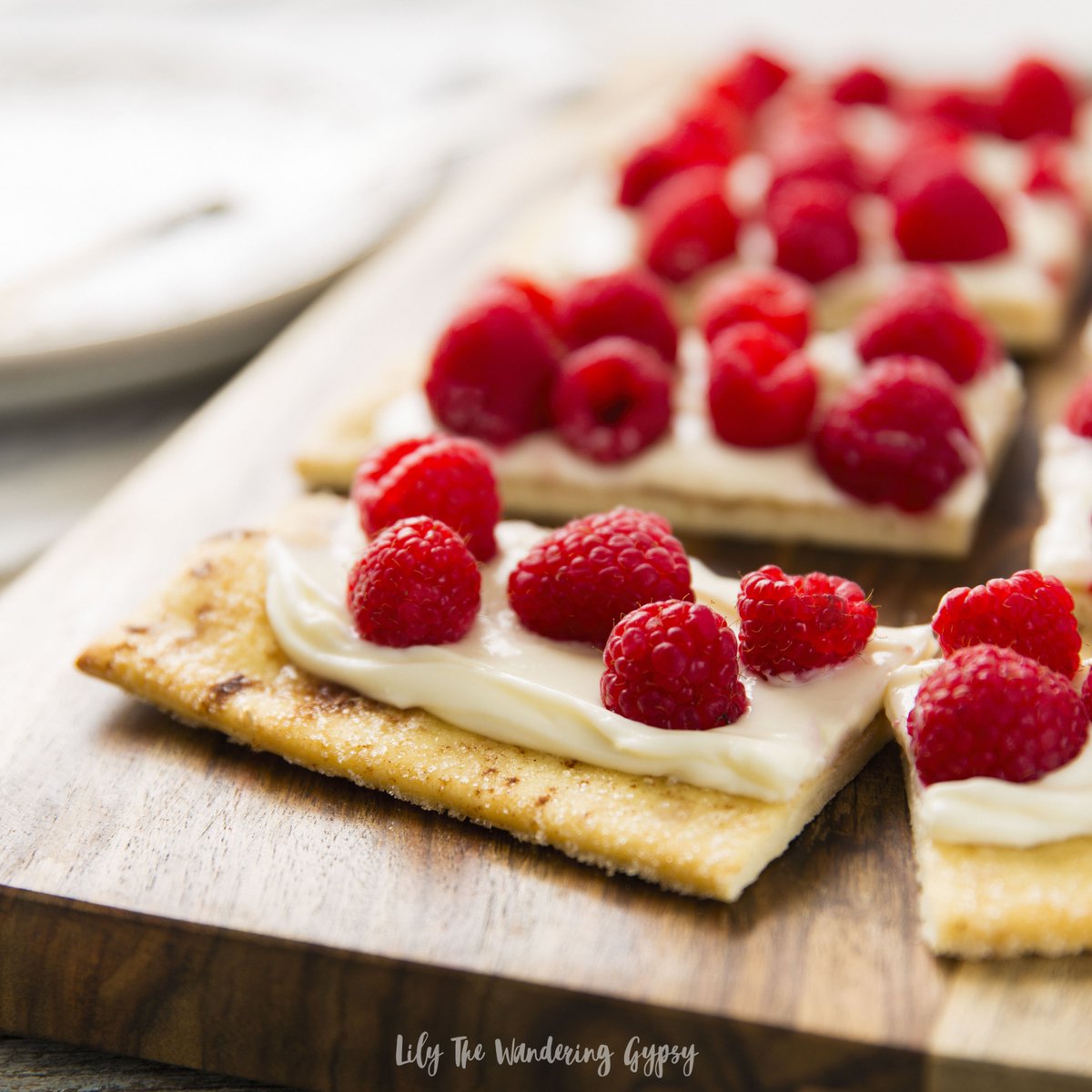 Really excited to share this delicious #recipe for this Rustic Fruit Pizza with Almond Cream Cheese Frosting. You're going to love it! bit.ly/Rustic-Fruit-P… #vegetarian #dessert #vegetariancuisine #foodblogger