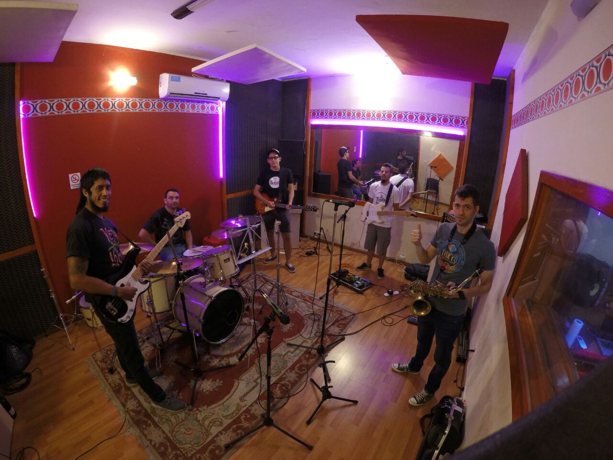 LadronesdeO2's tweet photo. Últimos detalles, se viene el disco
😎 https://t.co/dmRbhS1yhs