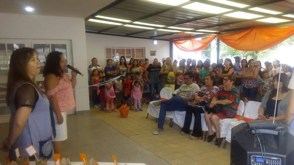 Region3E's tweet photo. 05.03.2018
Fuimos al inicio de clases Jardín989 de Dorrego en G.Catan. Estuvieron presente la Jefa Distrital #SusanaRODRIGUEZ, la Inspec de Secundaria #NoraTEVEZ y los C.E. #FernandoLOTO , #LorenaRAMOS y #LeoROBERT#5DeMarzo
#VolvemosAClase
#LosChicosEnLaEscuela https://t.co/KAUCNbr4Wr
