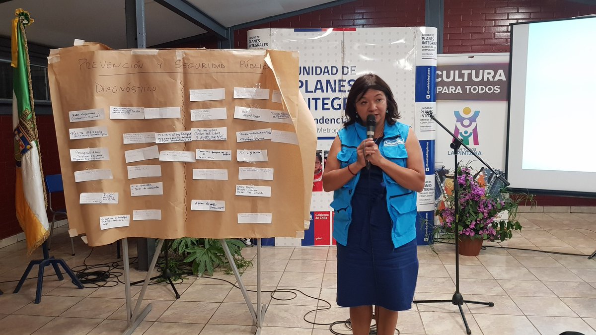 unidaddeplanes's tweet photo. La alcaldesa de @MuniLaPintana @ClaudiaPizarro nos acompaña esta tarde, para escuchar las demandas y sueños del sector sur de esta comuna ¡Construyendo en conjunto los cimientos del #PlanIntegral! 

@IntendenciaRM @ortegahernan @Orrego @PintanaCanal39 https://t.co/DkfPptbfSE