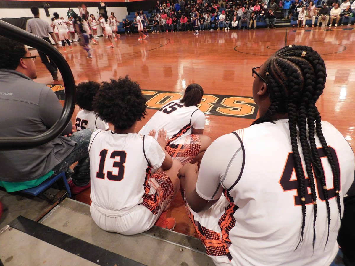 luh_RayRay2x's tweet photo. Ended my high school career 22-9 Good Season ,Now it’s my time to check out..Fell short but I’m sure Leake County lady gators will be back next year🖤. #4️⃣0️⃣out✌🏽 https://t.co/w7icVQjfl9