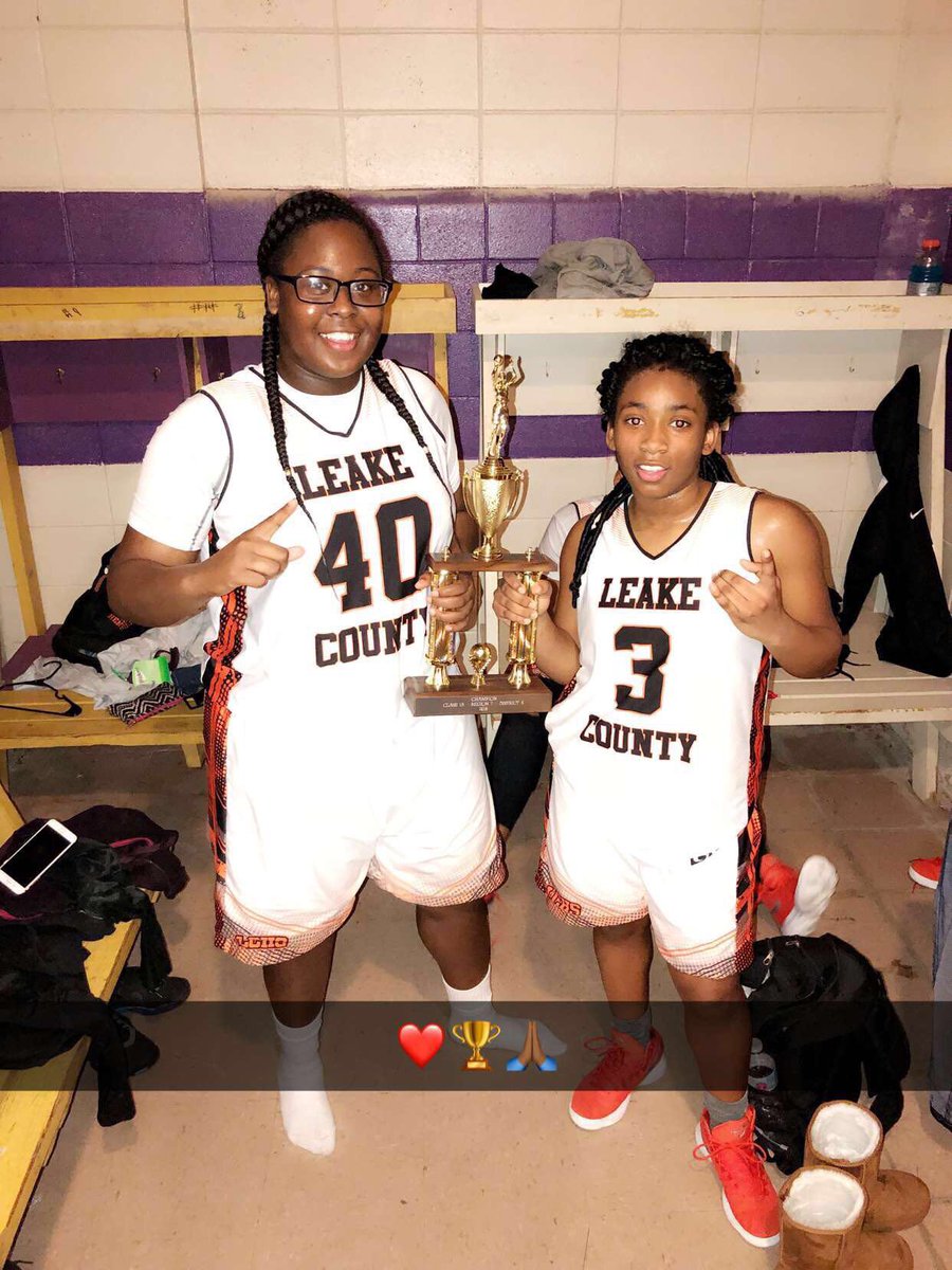 luh_RayRay2x's tweet photo. Ended my high school career 22-9 Good Season ,Now it’s my time to check out..Fell short but I’m sure Leake County lady gators will be back next year🖤. #4️⃣0️⃣out✌🏽 https://t.co/w7icVQjfl9