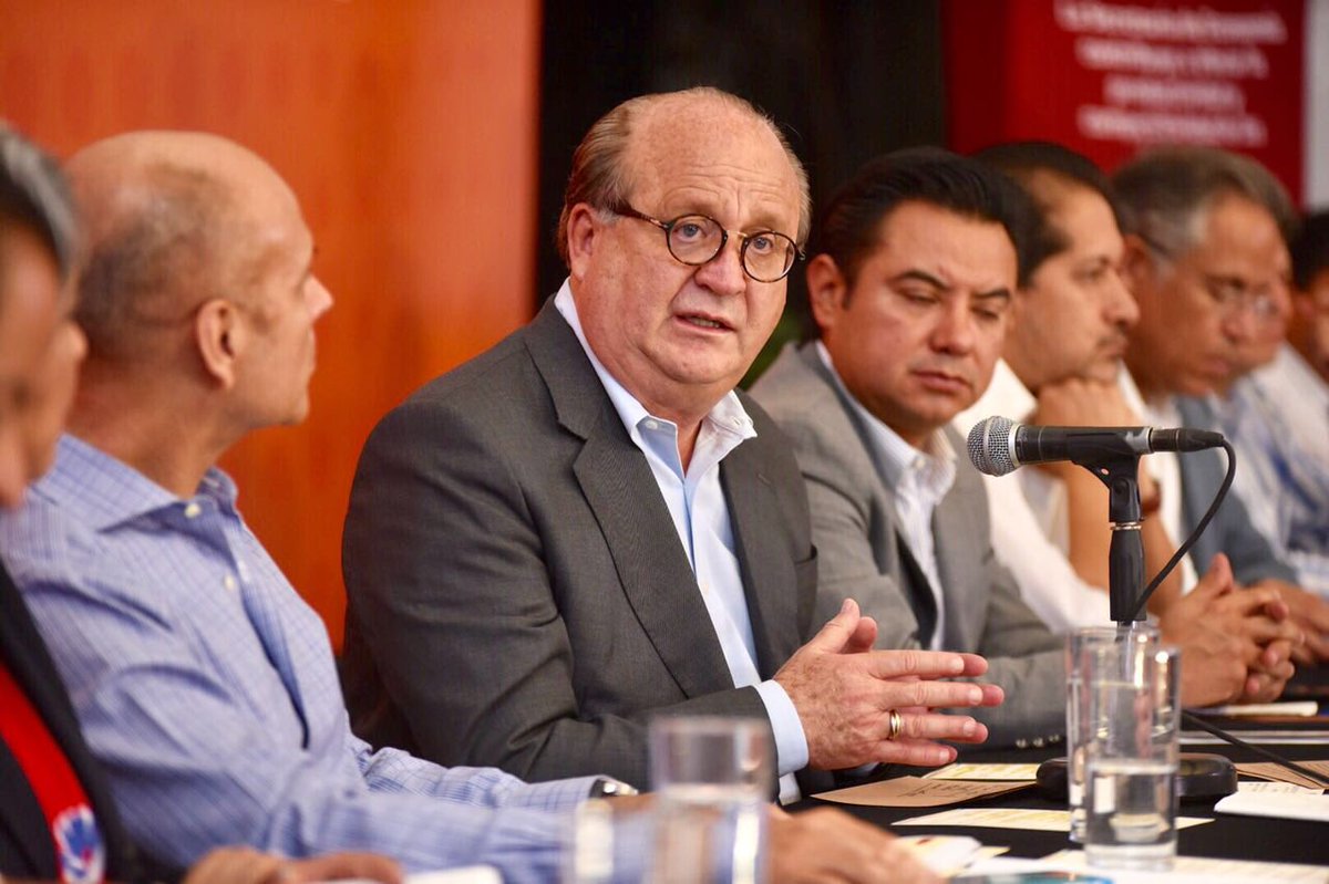 gracoramirez's tweet photo. Fortalecimos a los productores del campo, antes se invertían 900 MDP en el campo, ahora cerca de 2,500 MDP. Certificamos y tecnificamos sus procesos de producción. Morelos ocupa el 3er. lugar en valor de la producción agropecuaria y ahora pueden exportar. https://t.co/e8MXxptHqm