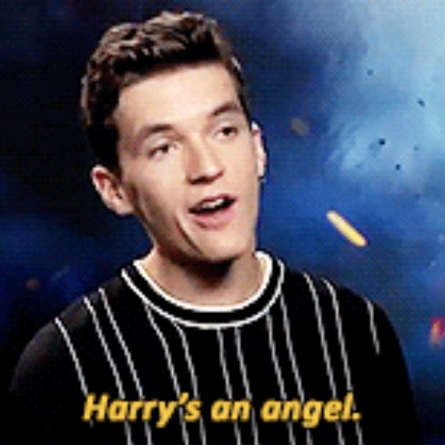 HEStylesARG's tweet photo. Yo hablando de Harry:

#KCA #FavBreakoutArtistHarryStyles https://t.co/jB807yGU1B