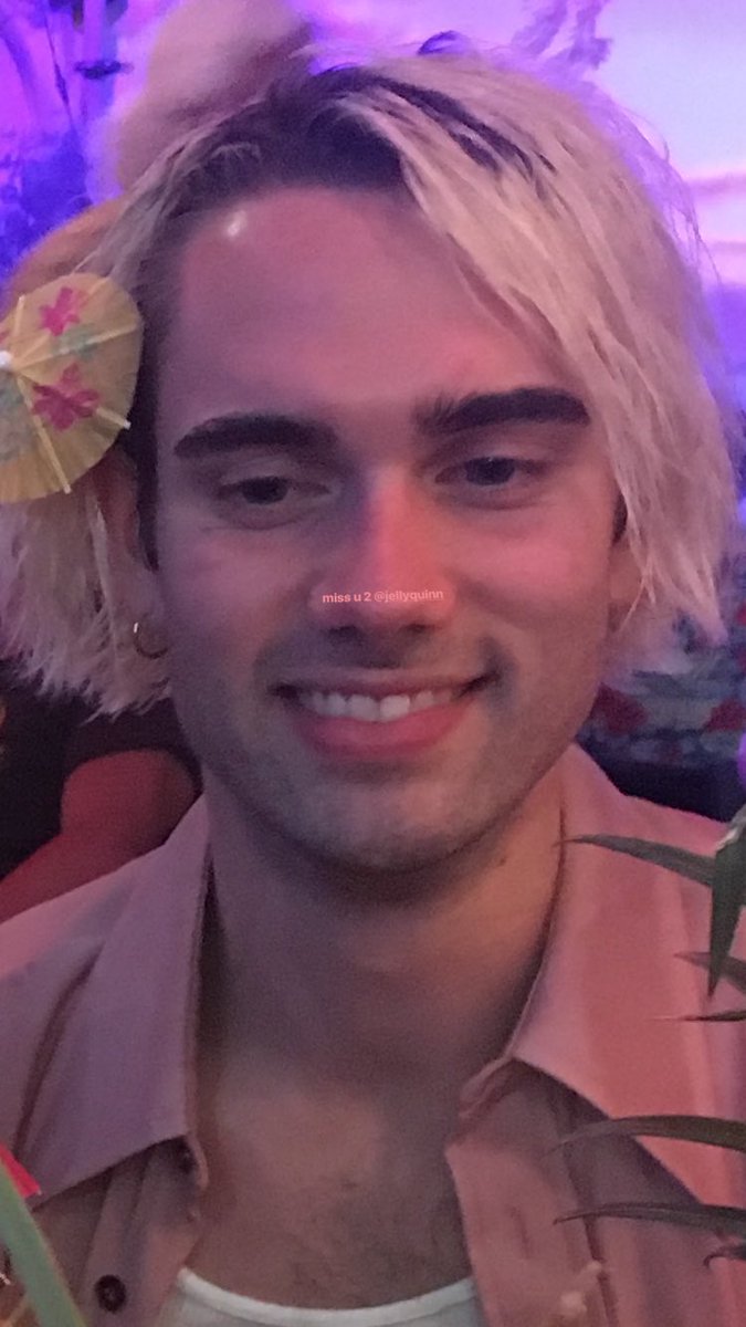 New photos of Joey in Honolulu: