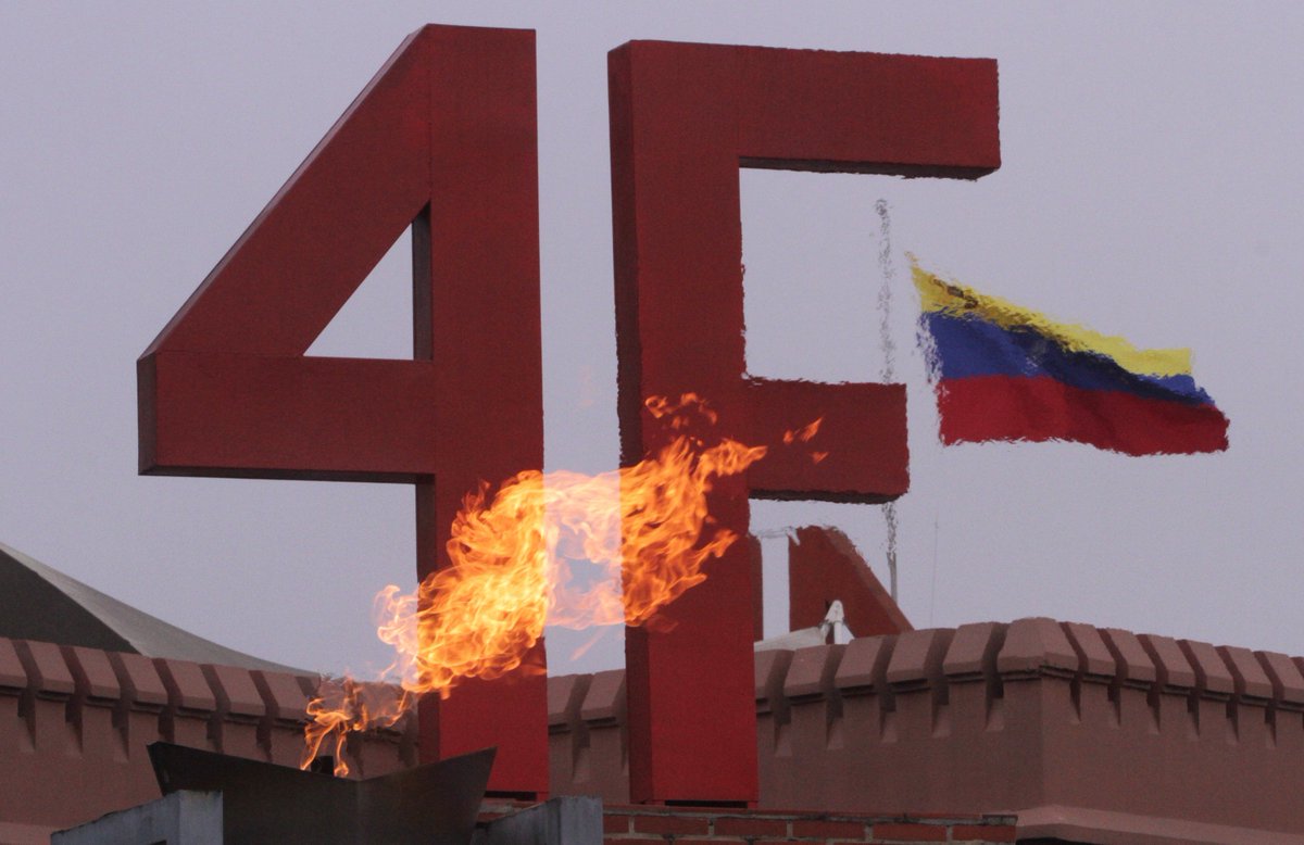 avnve's tweet photo. #EnFotos Así se conmemoró los cinco años de la siembra del comandante Hugo Chávez en el #Cuartel4F https://t.co/qiT3A8NmK9