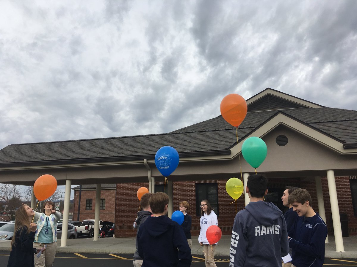 gcaramsms's tweet photo. 8th grade students sending out the Gospel message. https://t.co/Xlj0msKIhD