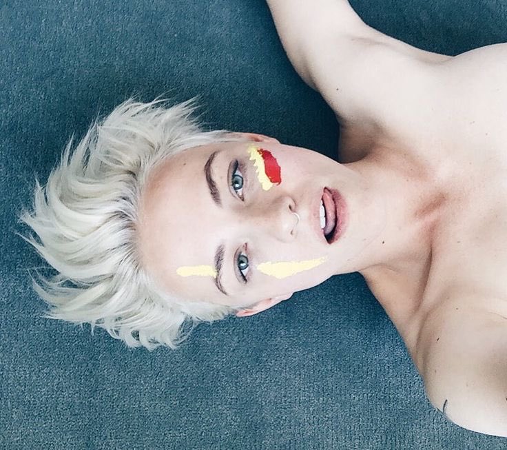 I didn't think this was what <a href="/IVlercury/">Hᴇʀᴍᴇs [HIATUS]</a> meant when they said they wanted to paint me.