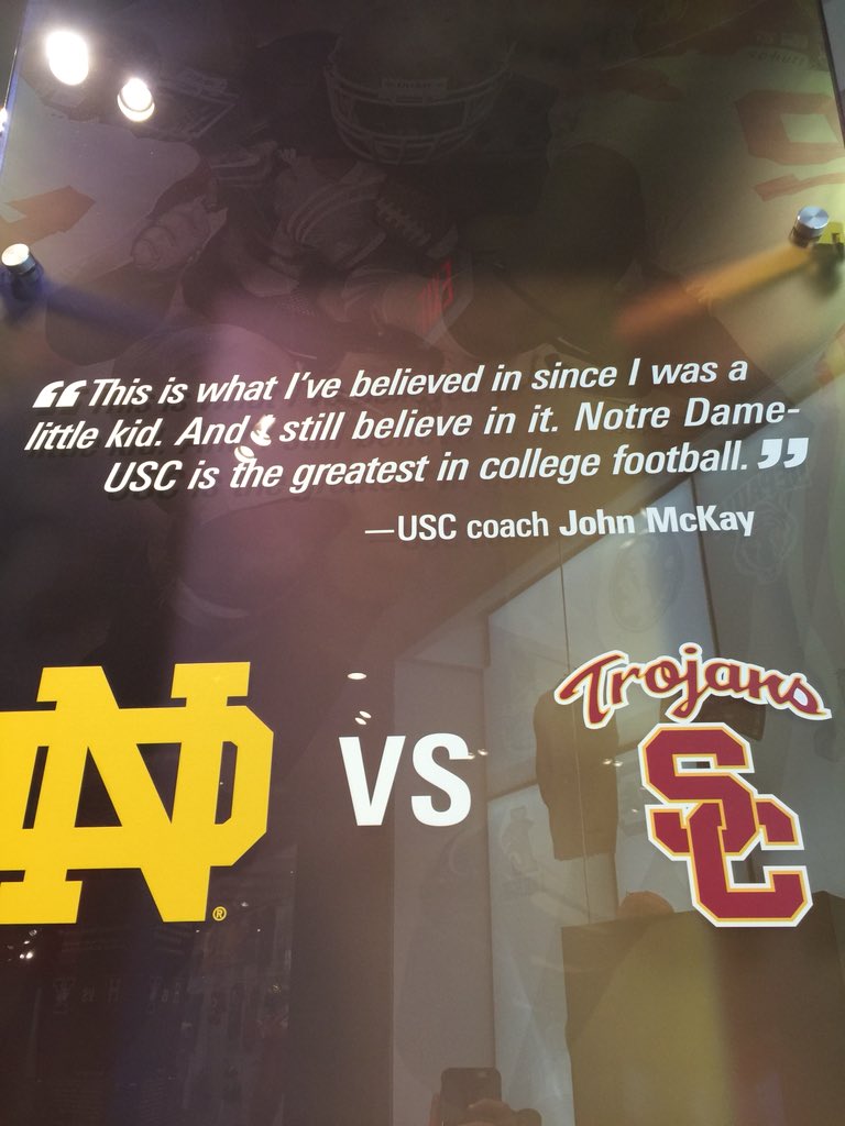 Plenty of <a href="/USC_Athletics/">USC Trojans</a> love at <a href="/cfbhall/">College Football Hall of Fame</a> today!!