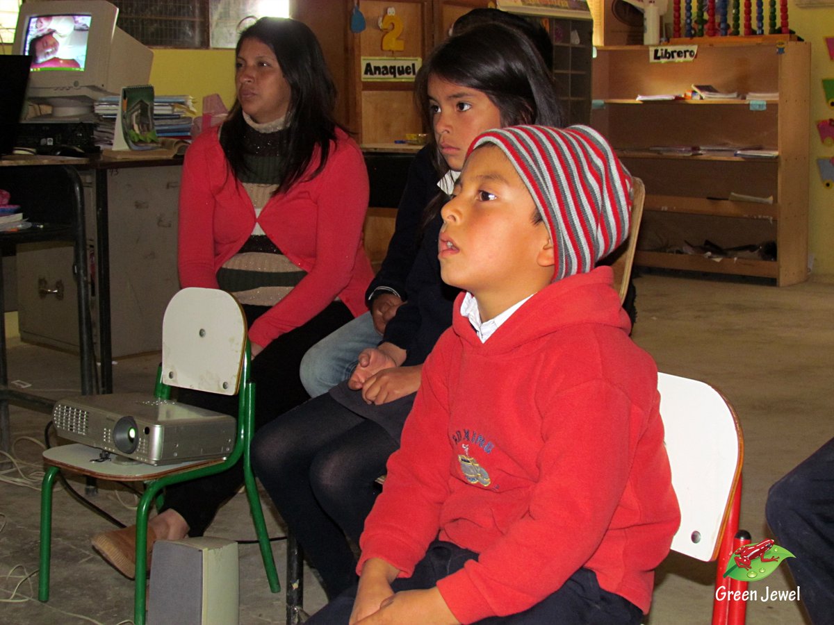 GrupoGreenJewel's tweet photo. EDUCACIÓN AMBIENTAL POR DIA MUNDIAL DE LA VIDA SILVESTRE [1/3]

Charlas, proyección de videos, cartillas y juegos sobre el "Jaguar" compartimos con los niños y niñas de las escuelas.

#WorldWildlifeDay #PredatorsUnderThreat #iProtectBigCats #WWD2018 https://t.co/ko4qUqltYZ