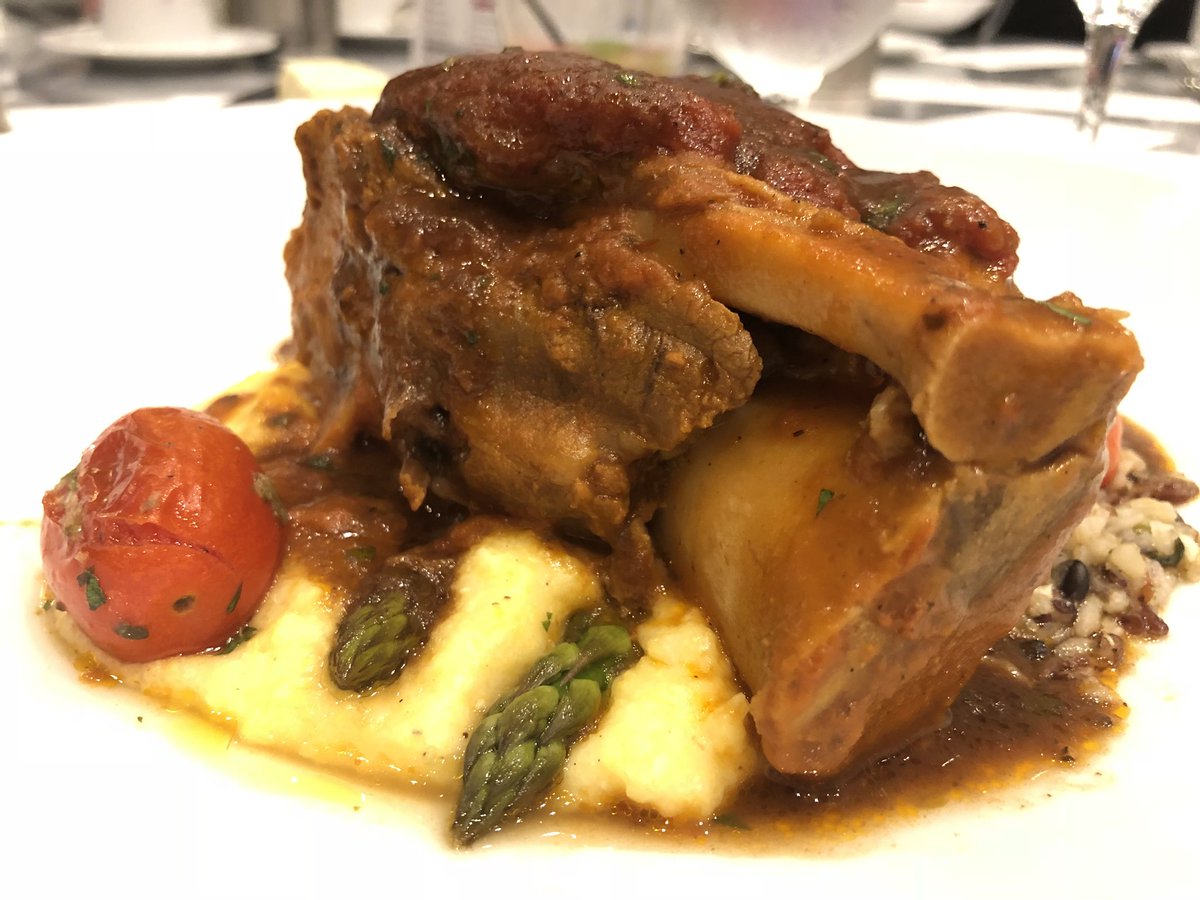 SchoolFoodRocks's tweet photo. Amazing Pork Osso Bucco at the @MenuDirections Awards Dinner. #postmyplate https://t.co/XSEYwXupP1