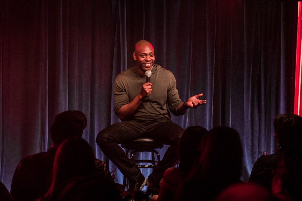 TheComedyStore's tweet photo. Just Announced: Dave Chappelle live in the Belly Room TONIGHT!!! 10:30 doors 11pm show. $40/person Cash only, in person only, limit 2 per person. First come first serve, 2 drink minimum, 21+. #thecomedystore https://t.co/xZWX5MfZlu