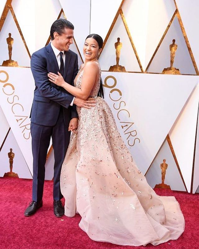 lyonandpost's tweet photo. Oscars 2018 Gina Rodriguez ✨ #farewellfittingrooms #lyonandpost
•
•
•
•
#ginarodriguez #redcarpet #oscars #bestdressed #redcarpetcouple #fashion https://t.co/DUyJNOIOyg
