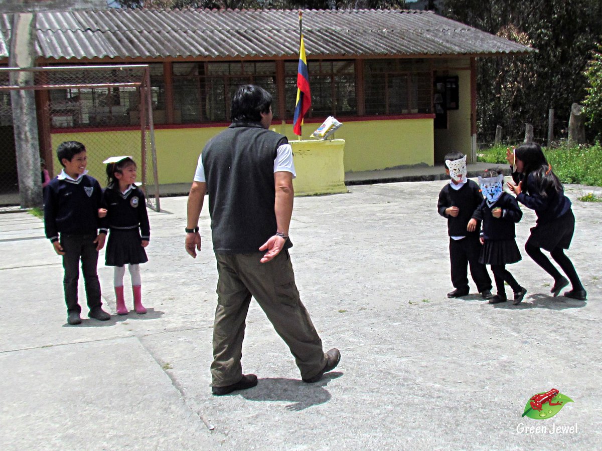 GrupoGreenJewel's tweet photo. EDUCACIÓN AMBIENTAL POR DIA MUNDIAL DE LA VIDA SILVESTRE [3/3]

Charlas, proyección de videos, cartillas y juegos sobre el "Jaguar" compartimos con los niños y niñas de las escuelas.

#WorldWildlifeDay #PredatorsUnderThreat #iProtectBigCats #WWD2018 https://t.co/DVji2NlKn4