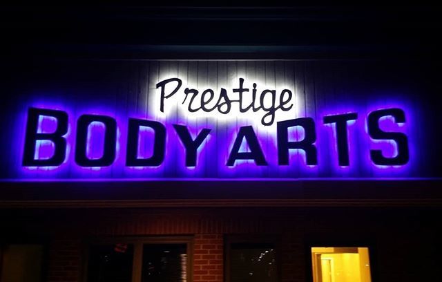 HelloTatteo's tweet photo. STUDIO : @prestigebodyarts
WHERE : 3436 W 16th St, Indianapolis, IN 46222, USA
CONTACT : please contact the studio 317-602-8186 or email us prestigebodyarts@gmail.com for an interview .
.
.
Prestige Body Arts is making big moves!! And we are hiring up to… https://t.co/B8cTsT1PZI https://t.co/9fcrew2g3v