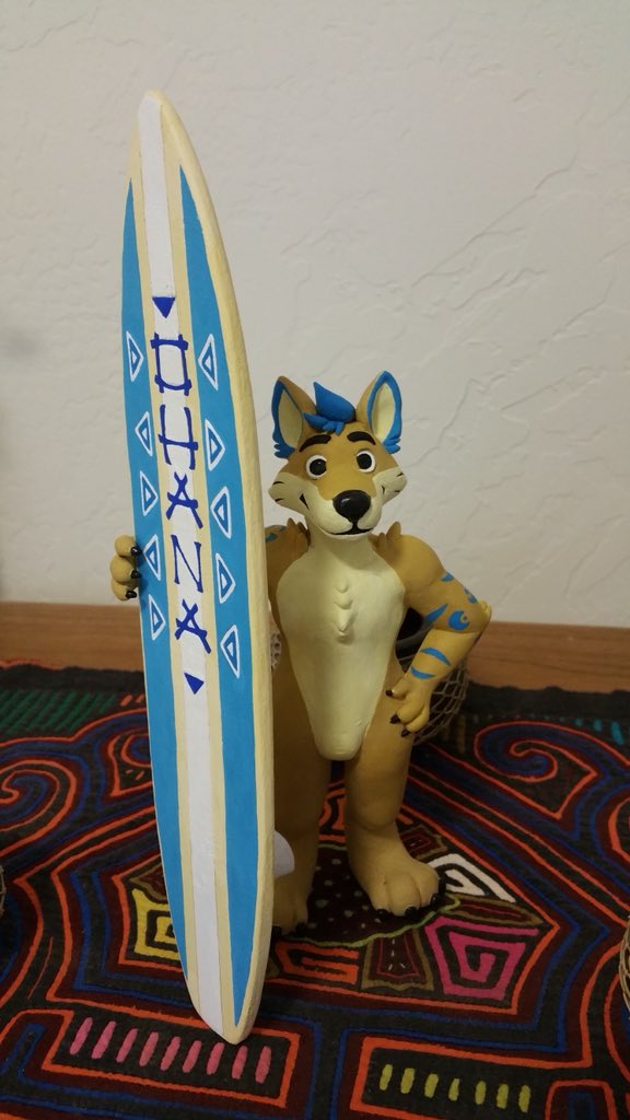 TexYote's tweet photo. The artist did a phenomenal job with the figurine including the longboard! ^^ https://t.co/iRSuz0Jvcm