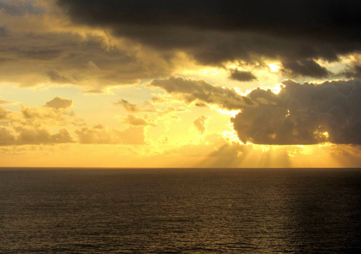 Wunder erleben nur diejenigen, die an Wunder glauben.
Erich Kästner

Morgengruss vom Meer💕