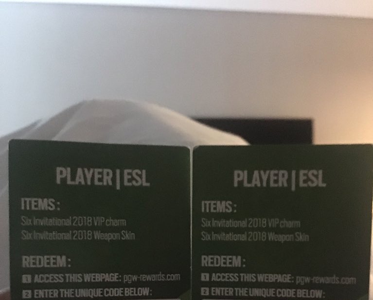 Laxing's tweet image. Giving on of these puppies away! Pro player skin make sure to follow and retweet! So FOLLOW AND RETWEET! Picking winner at possibly 9.5k followers