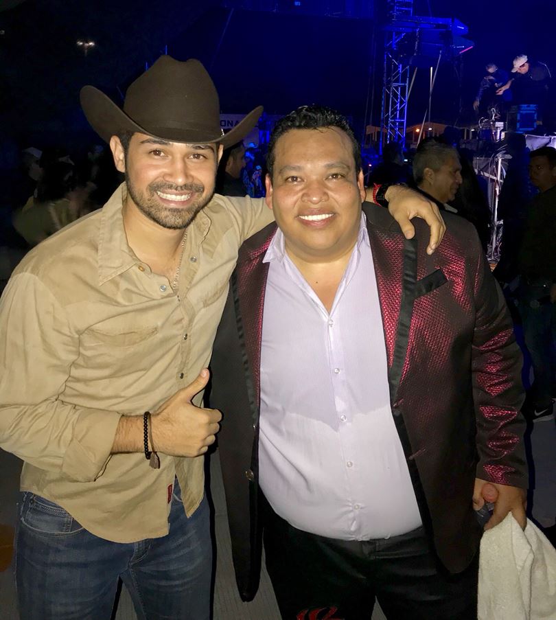 eliasgc90's tweet photo. Uuyuyuyuyuiiiiiii Banda Los Sebastianes https://t.co/0oVz0krZCj