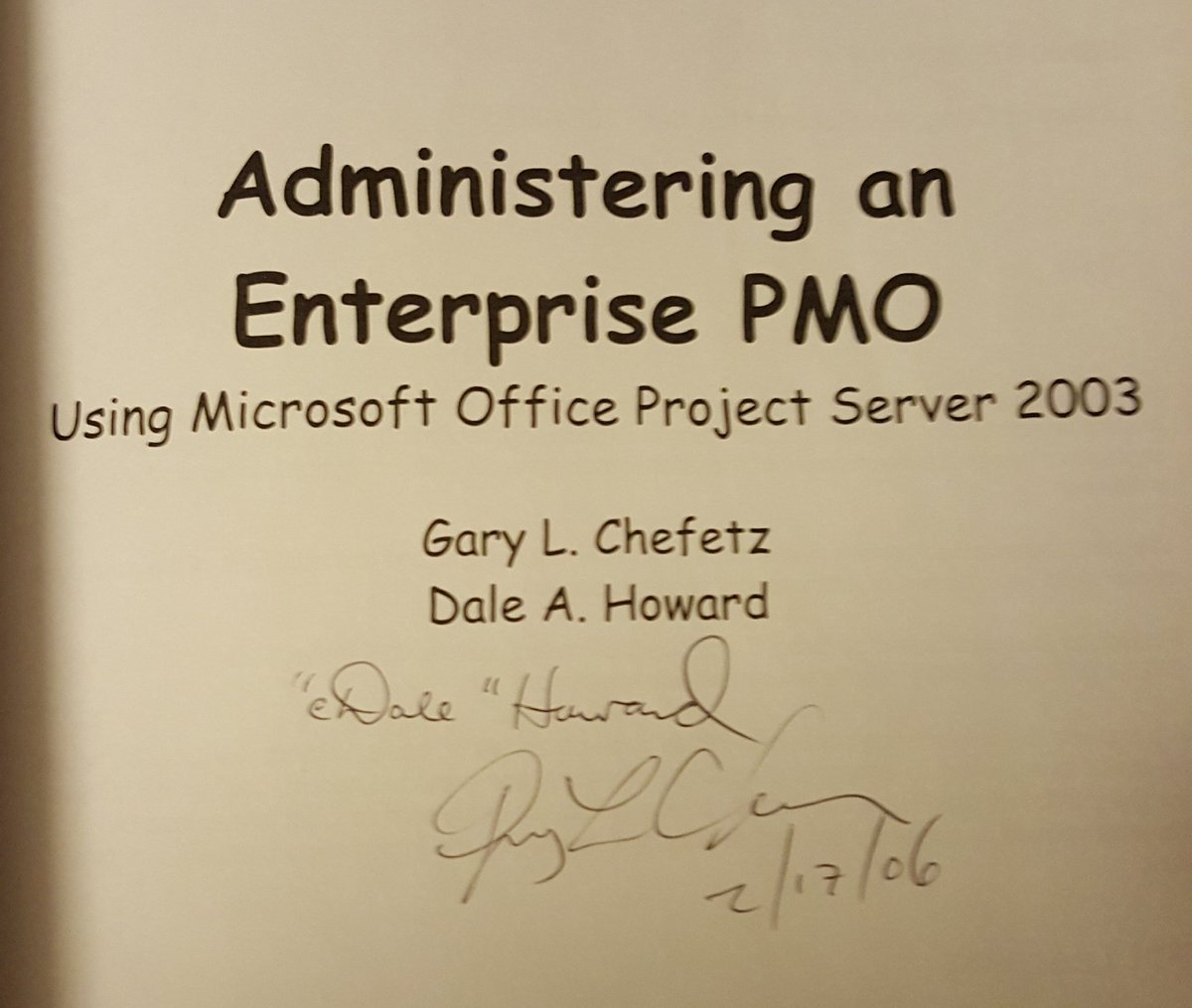 faisalmasoodCOM's tweet image. #ProjectServer blast from the past.
Book with @DaleHowardMVP signature, during #ProjectConference in 2006