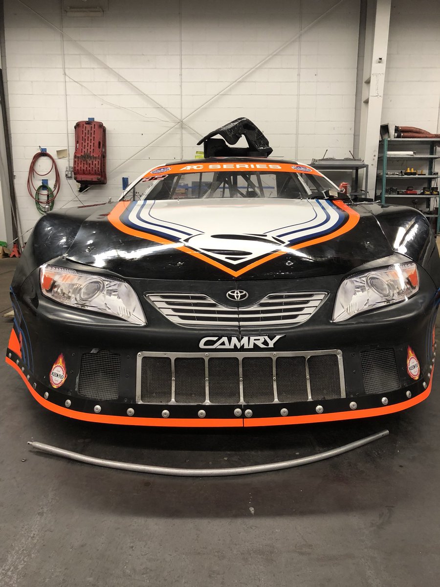 TreytenL's tweet photo. Our 2018 @ToyotaRacing @LondonRecRacing Pro late!! Come check it out at the @MotoramaShow this upcoming weekend in the @UnitedLMSeries booth! I’ll also be signing autographs Saturday 4:30-5:00 pm and Sunday 2:00-2:30 pm. https://t.co/D4UArzMvx9