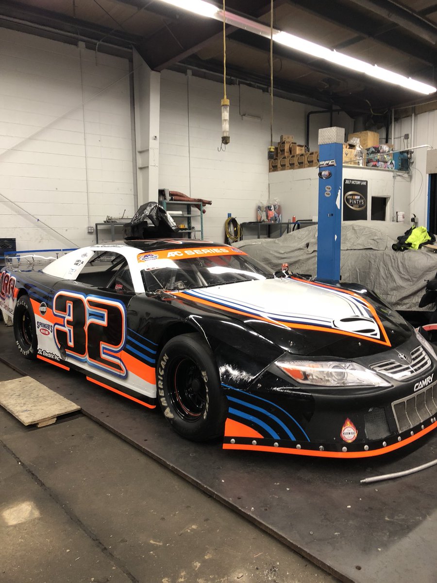 TreytenL's tweet photo. Our 2018 @ToyotaRacing @LondonRecRacing Pro late!! Come check it out at the @MotoramaShow this upcoming weekend in the @UnitedLMSeries booth! I’ll also be signing autographs Saturday 4:30-5:00 pm and Sunday 2:00-2:30 pm. https://t.co/D4UArzMvx9