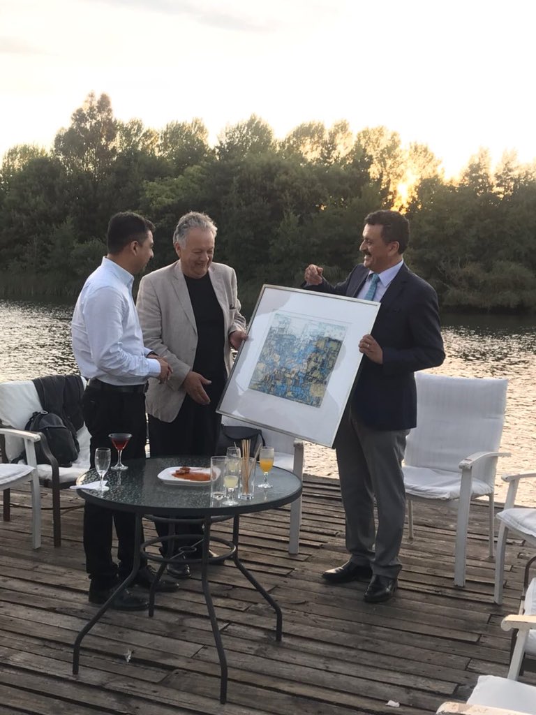 Orgulloso de haber colaborado en la gestación del proyecto MAC Valdivia, y agradecido del reconocimiento de la Universidad Austral de Chile ante un gran proyecto de infraestructura cultural