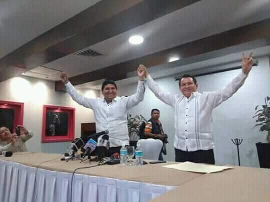 EL_CAMALEON_MX's tweet photo. #HablemosClaroFuerteYDirecto tanto q se habló y se hizo viral el anuncio d @CarlosLoret sobre el misil q iría hoy sobre #Amlo pues en Yucatán salió una autentica bomba yucateca con @huachodiazmena que irá directo a la campaña de @RicardoAnayaC y @AccionNacional #BienvenidoHuacho https://t.co/IEcaVO0ZtL