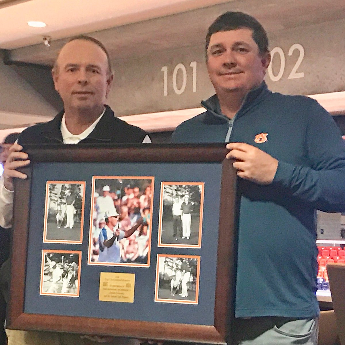 AuburnMGolf's tweet photo. Great Q&amp;A at tonight’s dinner from @JasonDufner ! Also, we recognized Ricky Smallridge for all that he has done for Auburn Golf from his time as a player to now! #AuburnFamily https://t.co/v42TbGDy9c