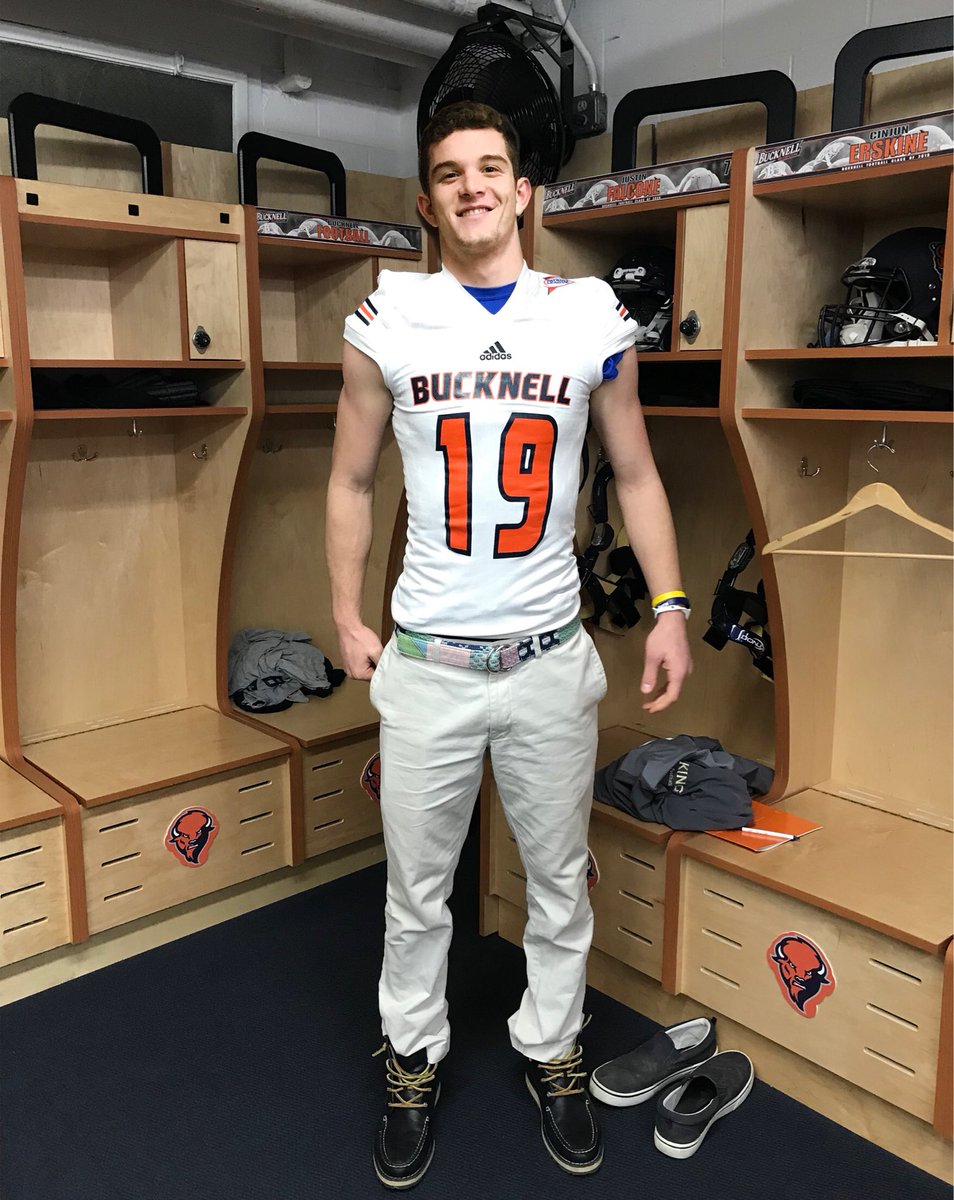 realrennlints's tweet photo. I couldn’t be more excited to announce that I’ve received an offer and have committed to play football at Bucknell University ! #startthestampede https://t.co/px8drw7pHH