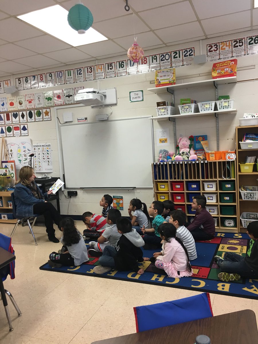 ArreguinsClass's tweet photo. Tuvimos lectores especiales hoy, y uno fue de nuestro salón. Gracias a los lectores de hoy por pasar tiempo  con nosotros. https://t.co/GF6zhZc3Nl