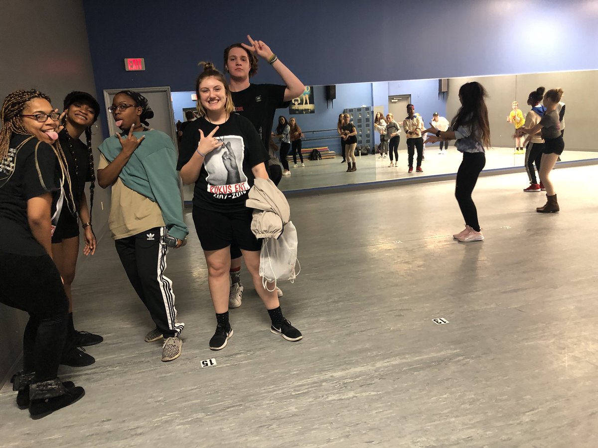 NicoleConkel's tweet photo. Need a new pinned tweet hey I dance I’m a dancer I use my body to move in a way that’s pleasing to the eye https://t.co/hOBfu1Fnth