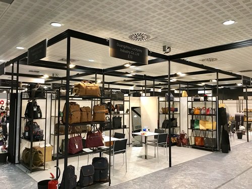 Mayven1023's tweet photo. Our booth in Mipel show https://t.co/3jJ9uvHUfH