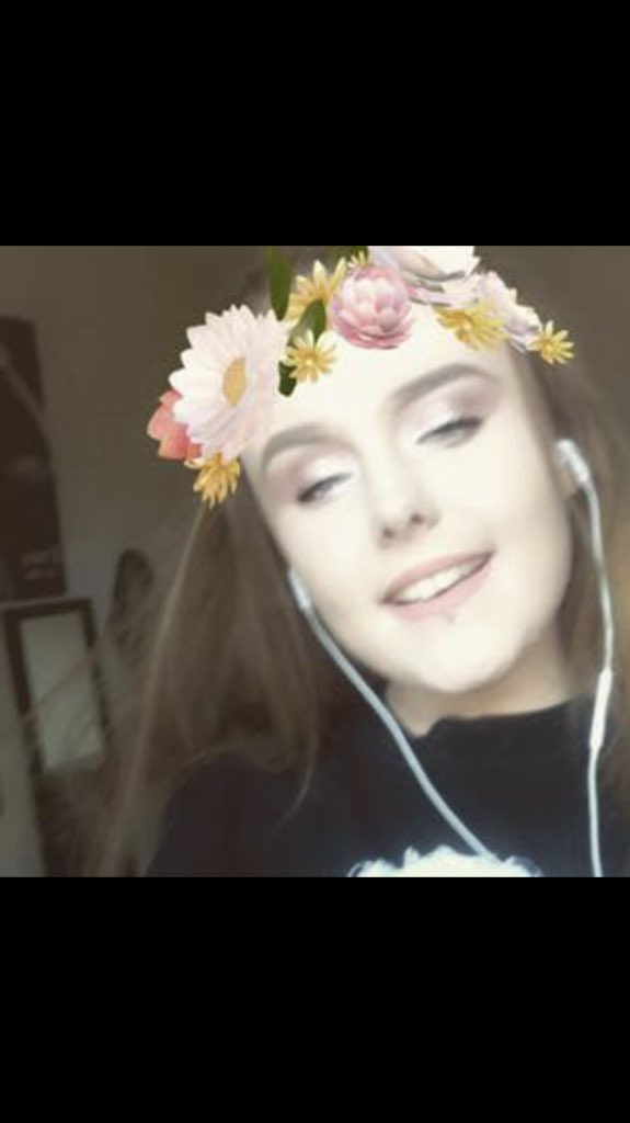Erinx107's tweet photo. #issaqueer 🏳️‍🌈🌹😜 https://t.co/hyEdb3hvrk