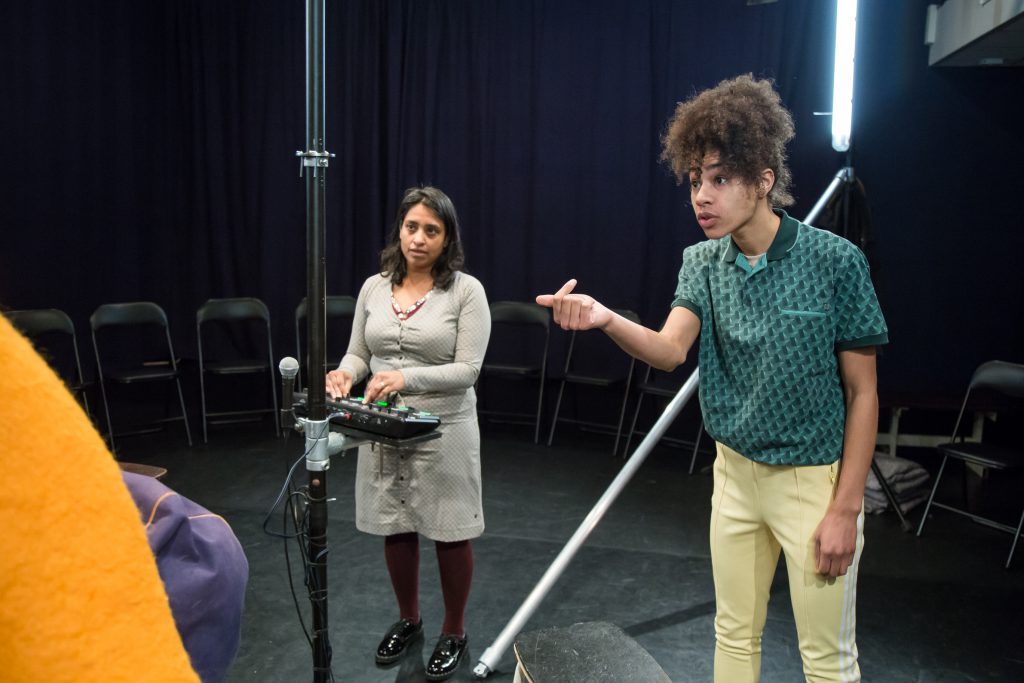 Greppel nieuws: Publiek over Nieuwkomers Na de try out en de première komen meteen de eerste publieksreacties binnen. Wilt u ook uw Nieuwkomers ervaringen delen? Dat kan hier.
 theatergroepgreppel.nl/publiek-over-n…