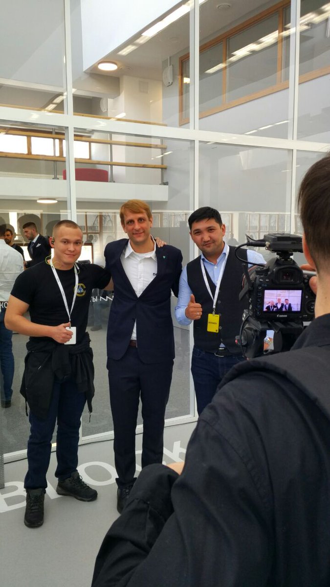 Archiprogram's tweet image. Life at conferences of 2018🙂#ARCHI #ARCHICOIN #PREICO archicoin.io