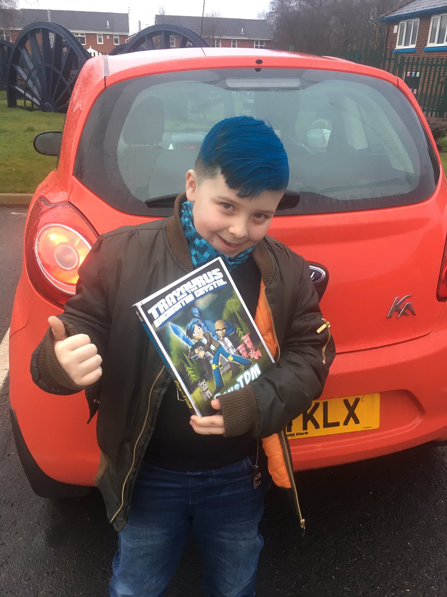 JacksontubeHd's tweet photo. Dressed as @dantdm for world book day 💎 https://t.co/7tevNojowW