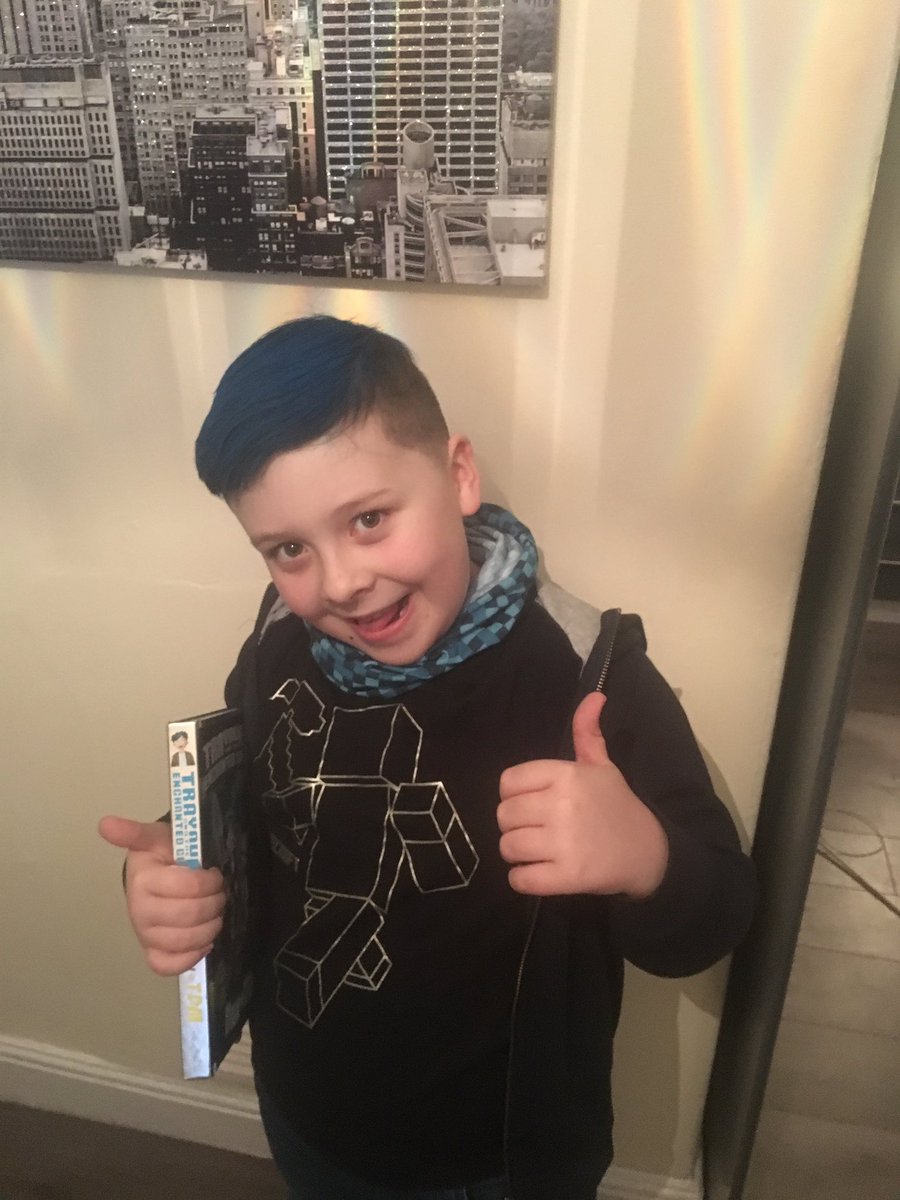 JacksontubeHd's tweet photo. Dressed as @dantdm for world book day 💎 https://t.co/7tevNojowW